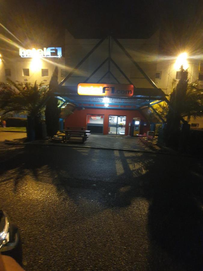 Hotelf1 Lyon Isle D'Abeau Ouest St Exupery Saint-Quentin-Fallavier Esterno foto