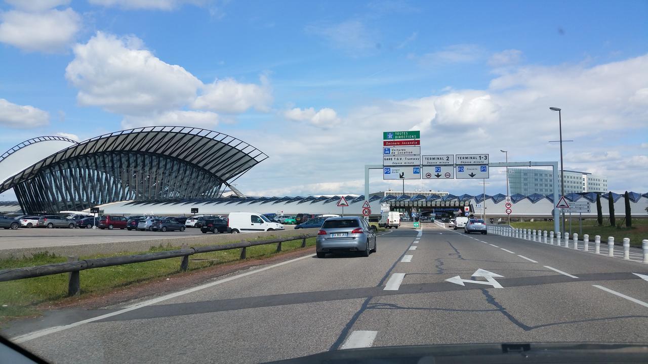 Hotelf1 Lyon Isle D'Abeau Ouest St Exupery Saint-Quentin-Fallavier Esterno foto